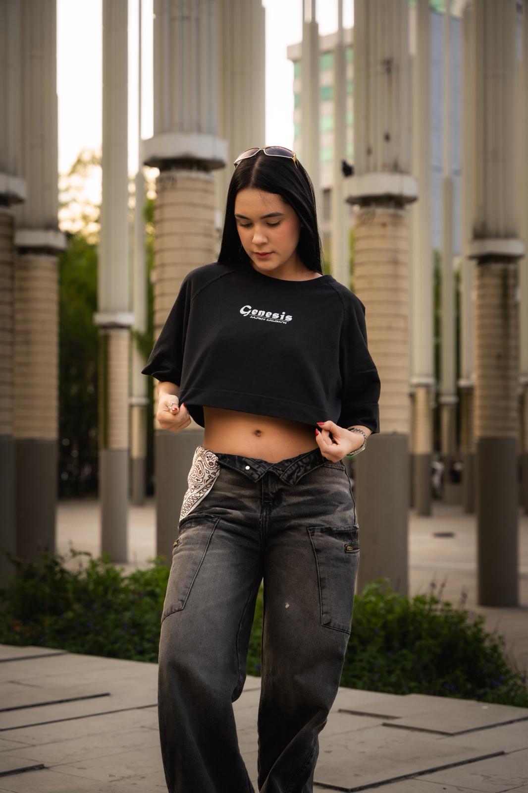 Camiseta Negra Cropped Mujer