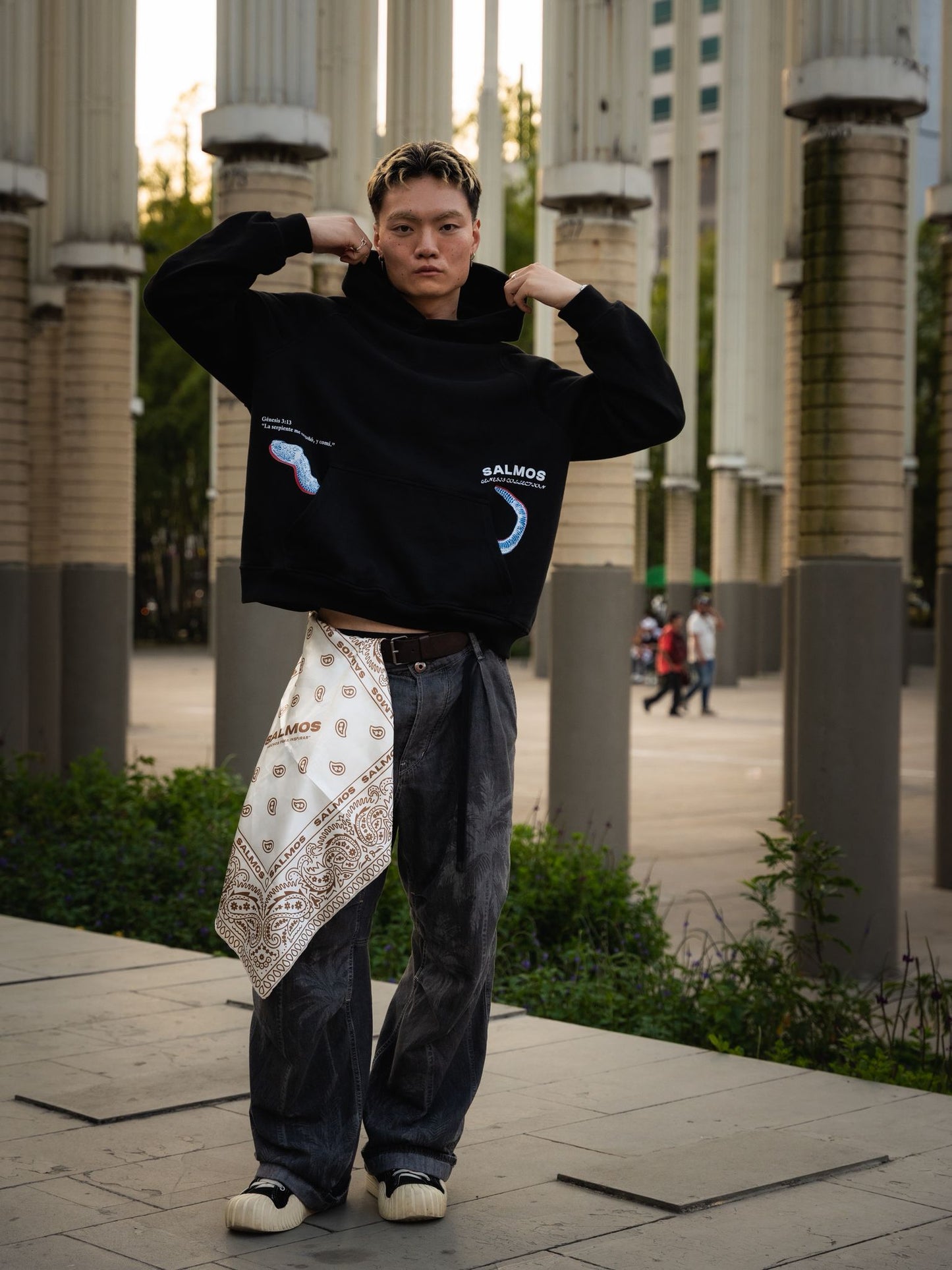 Hoodie “Serpiente” Negro